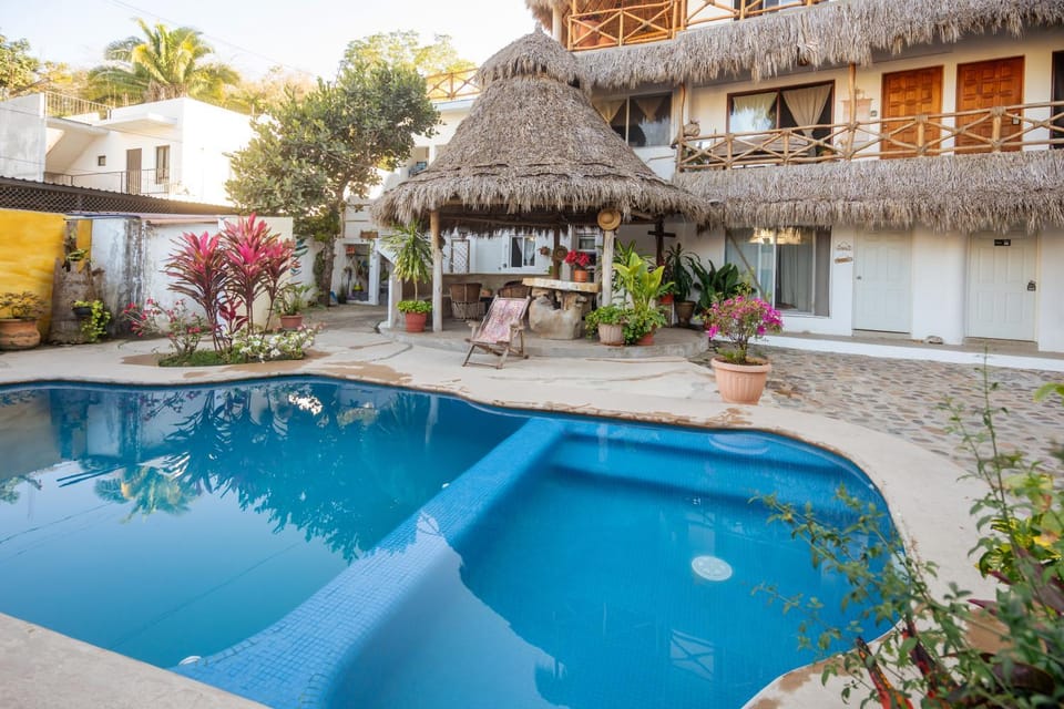 Property building, Garden, Garden view, Swimming pool