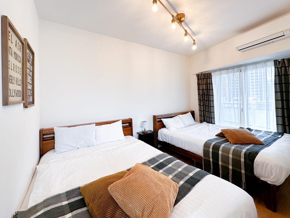 Bed, Photo of the whole room, Bedroom, air conditioner