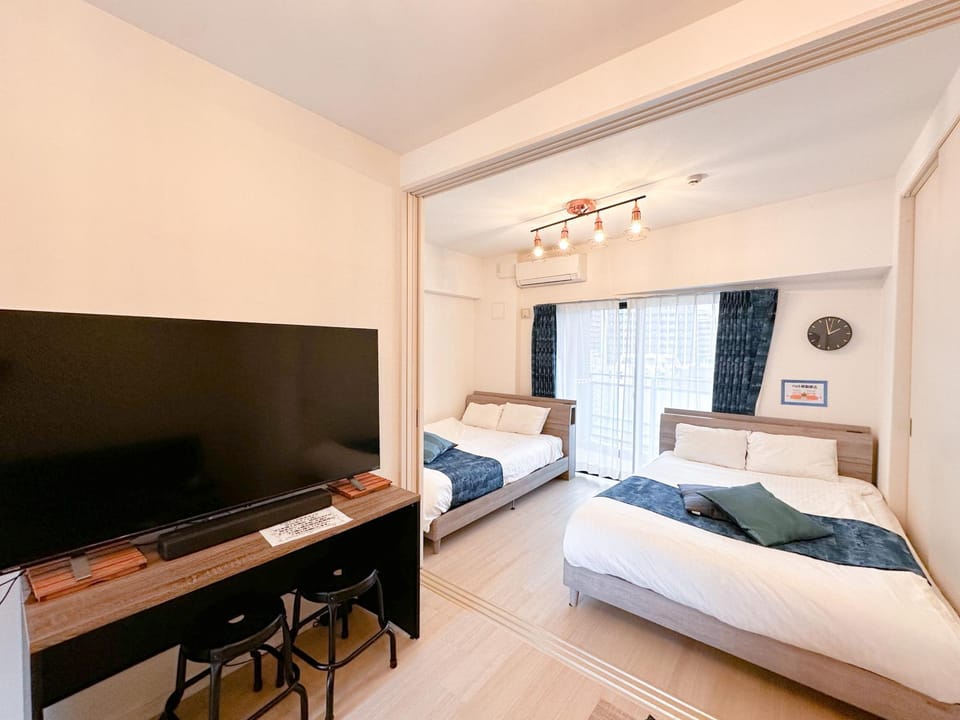 Bed, TV and multimedia, Photo of the whole room, Bedroom, air conditioner