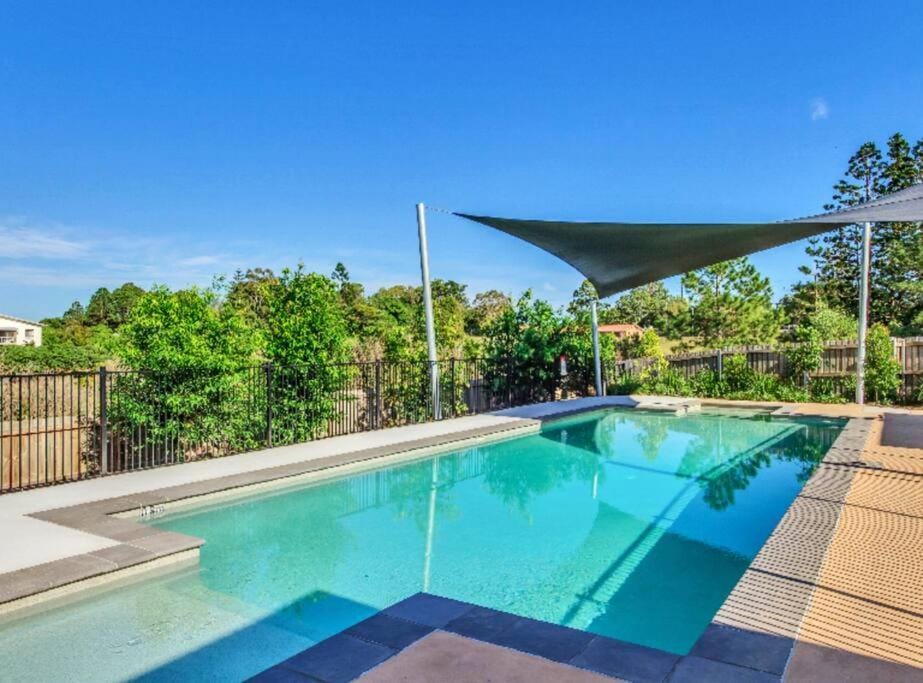 Homely Townhouse with Pool House in North Lakes