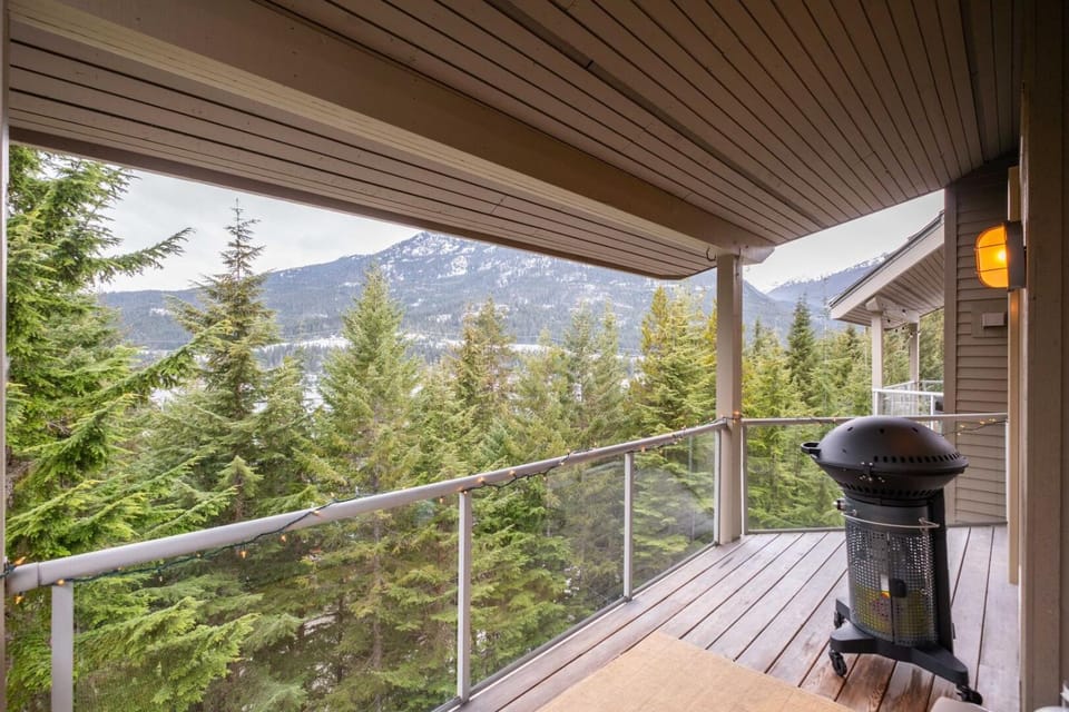 BBQ facilities, Balcony/Terrace, Mountain view