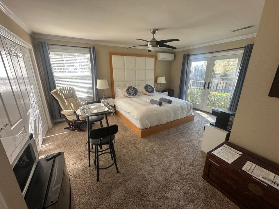 Coffee/tea facilities, Bedroom, heating, microwave, VIP, air conditioner