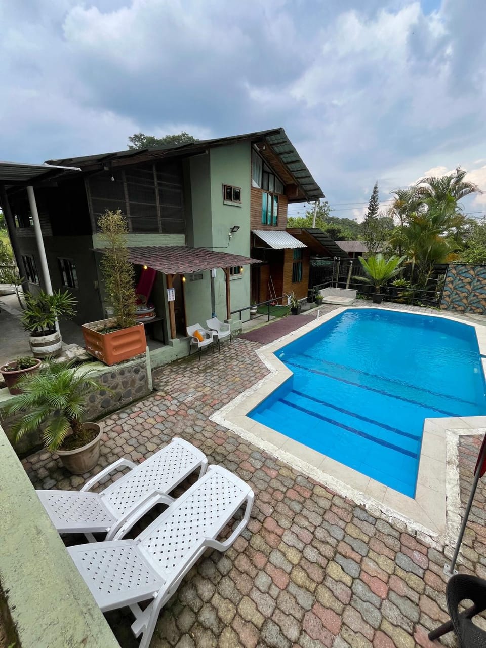 Swimming pool