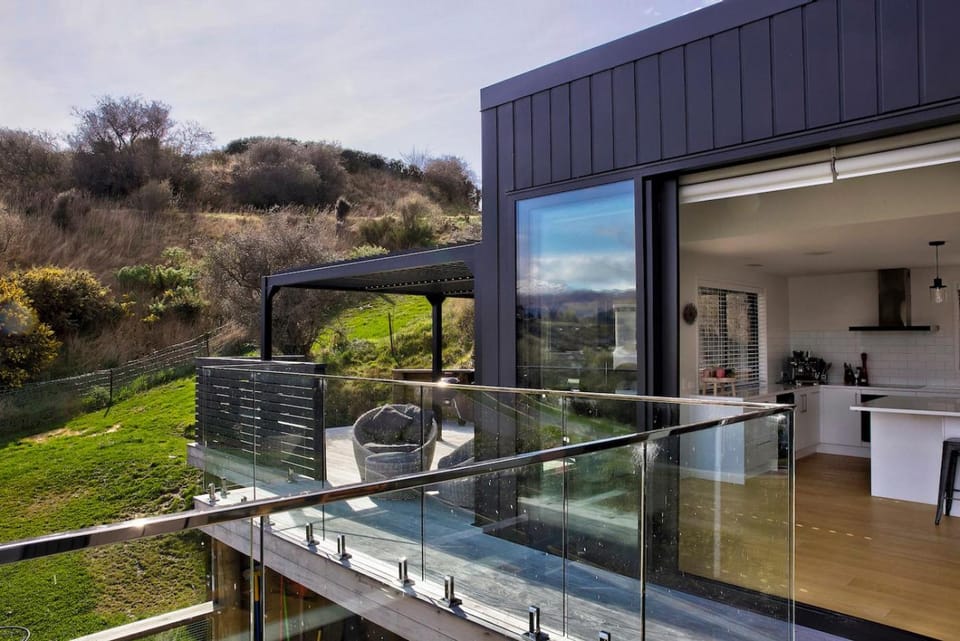 Heaven on Noble - Swimming Pool - Luxury Family Home House in Queenstown