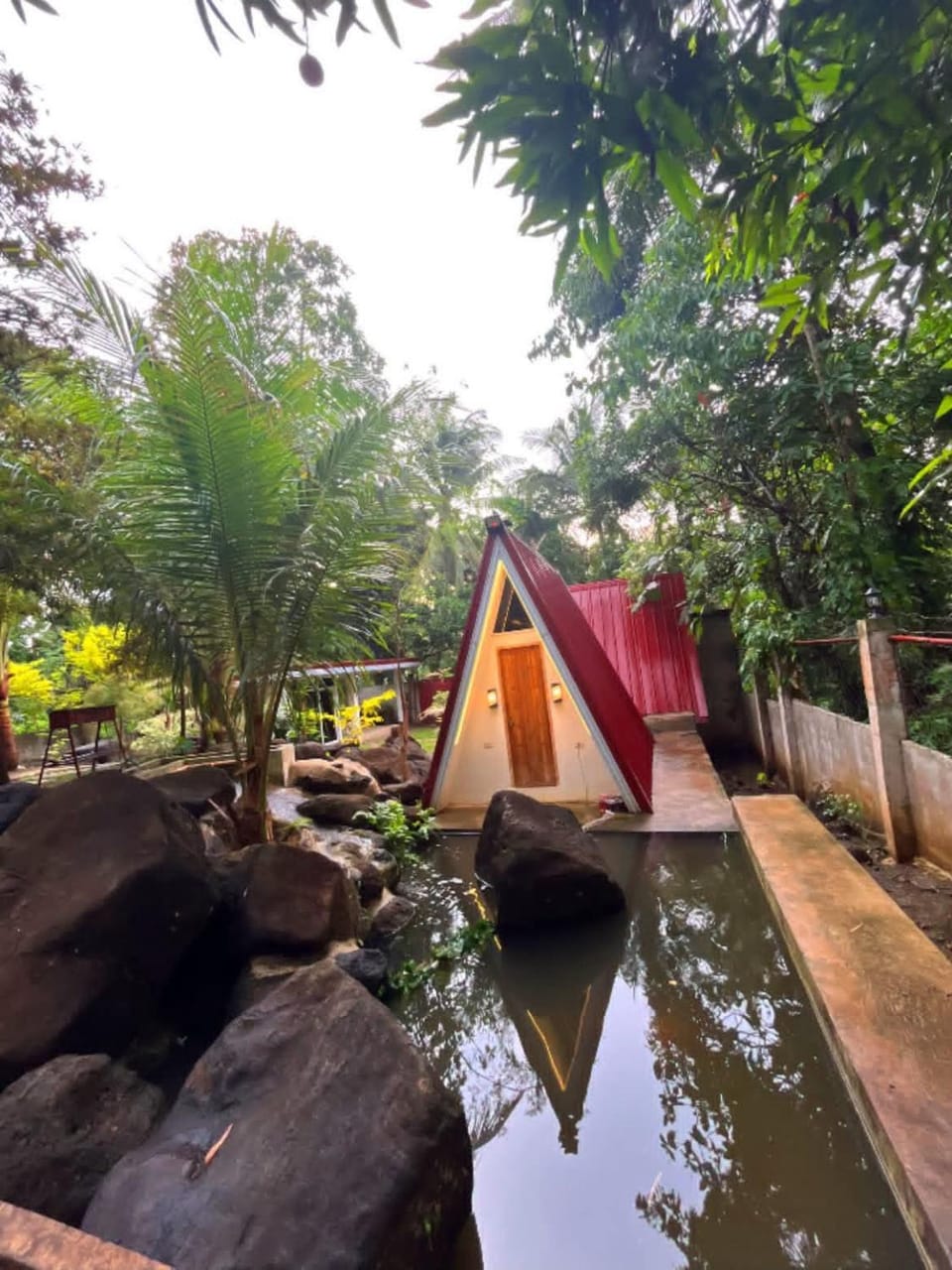 DonnRaqui's Hidden Zen Villa in Northern Mindanao