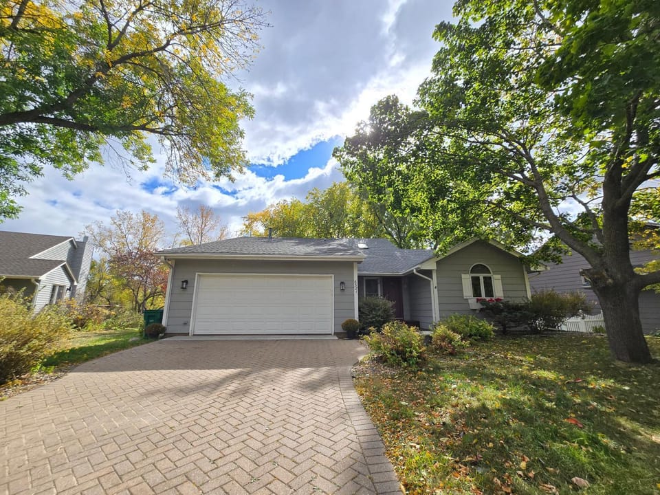 Property building, Day, Street view