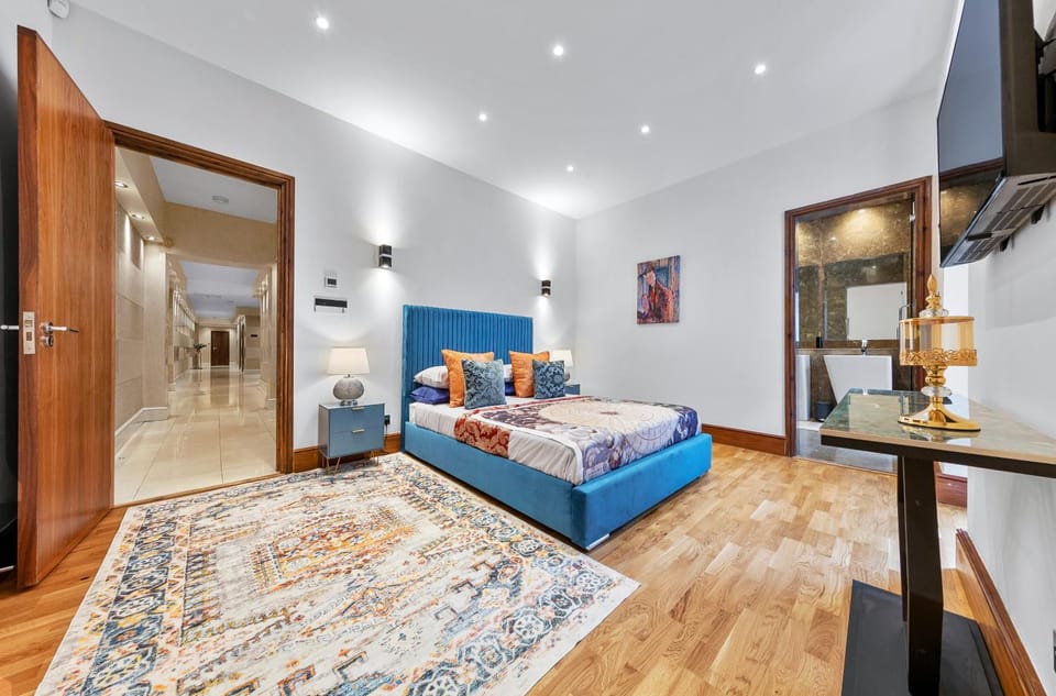 250 SqM MEGA MANSION Apartment in City of Westminster
