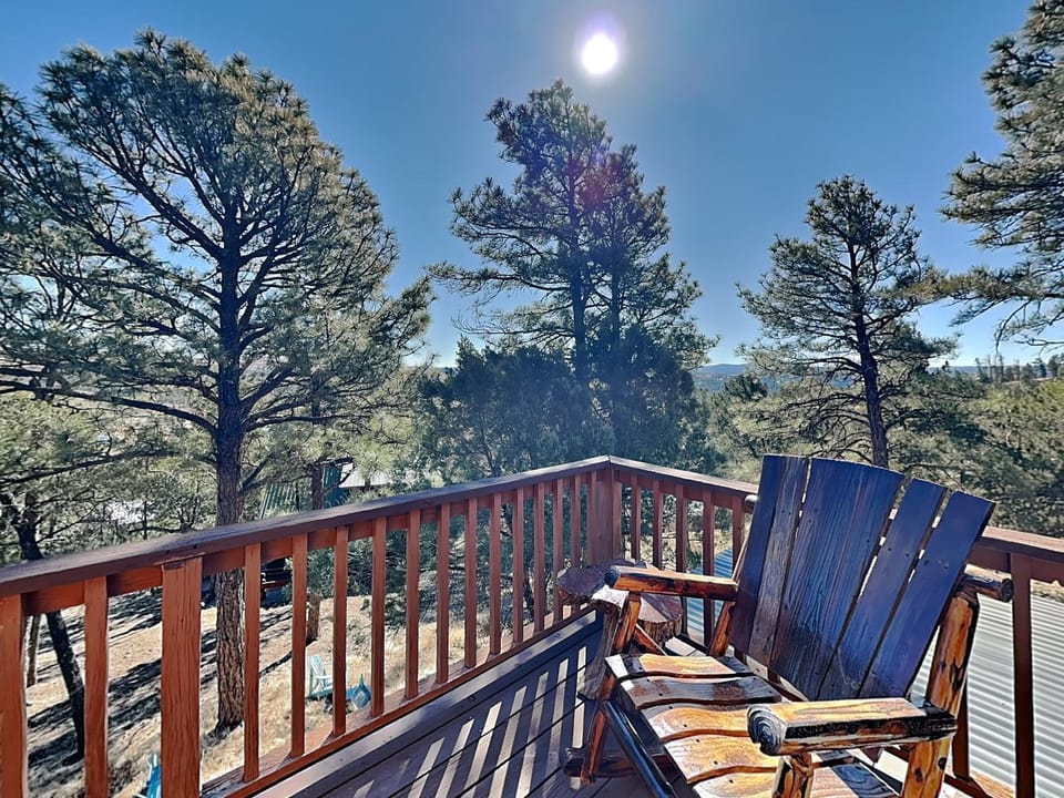 Natural landscape, Balcony/Terrace, Seating area, Mountain view
