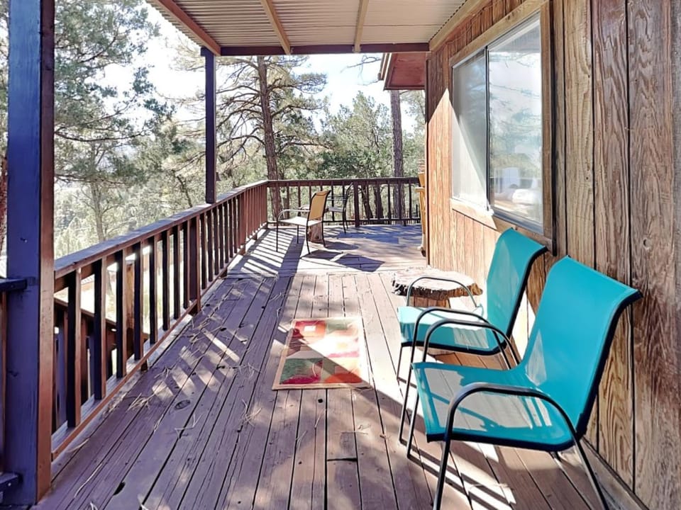 Natural landscape, Balcony/Terrace, Seating area, Mountain view
