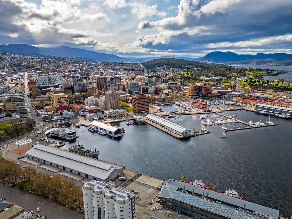 Gibson Mill waterfront warehouse apartment - 201 Apartment in Hobart