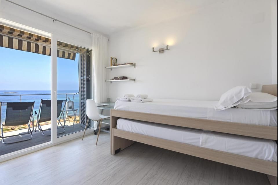 Bedroom, Sea view
