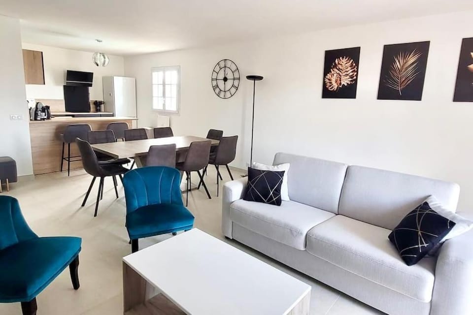 Appartement spacieux ,4 pers,Piscine & Vue mer Apartment in Antibes