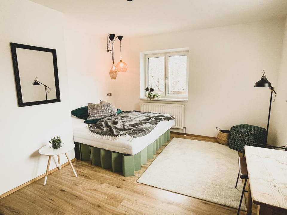 Bed, Living room, Photo of the whole room, Seating area, Bedroom, Garden view, Mountain view