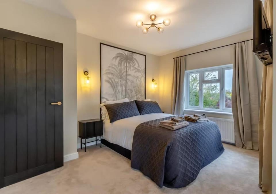 Newly Renovated luxury seaside property with hot tub - near to Cromer & Sheringham House in Sheringham