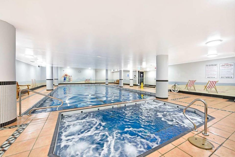 Pyrmont 2 Bed Apartment - Prime Location w parking Apartment in Sydney