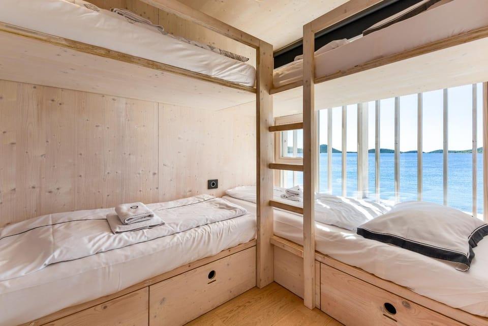 Bed, bunk bed