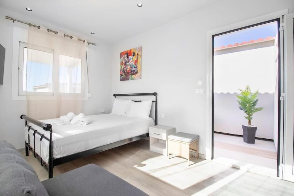 Bed, Photo of the whole room