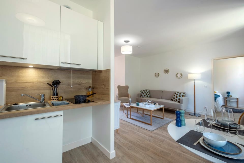 Kitchen or kitchenette