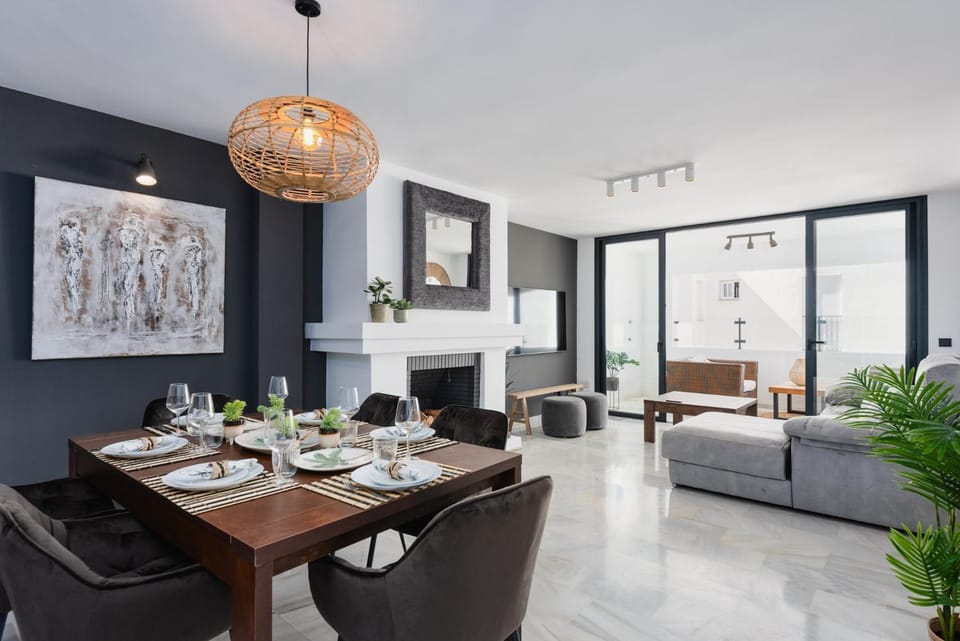 TV and multimedia, Living room, Lounge or bar, Dining area