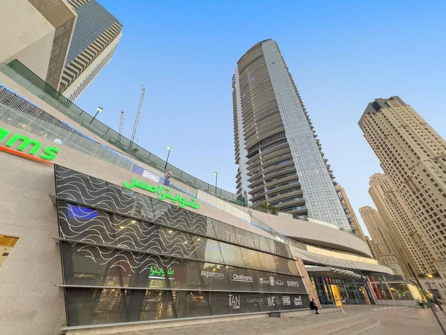 FIRST CLASS 2BR Luxurious Escape Apartment in Dubai