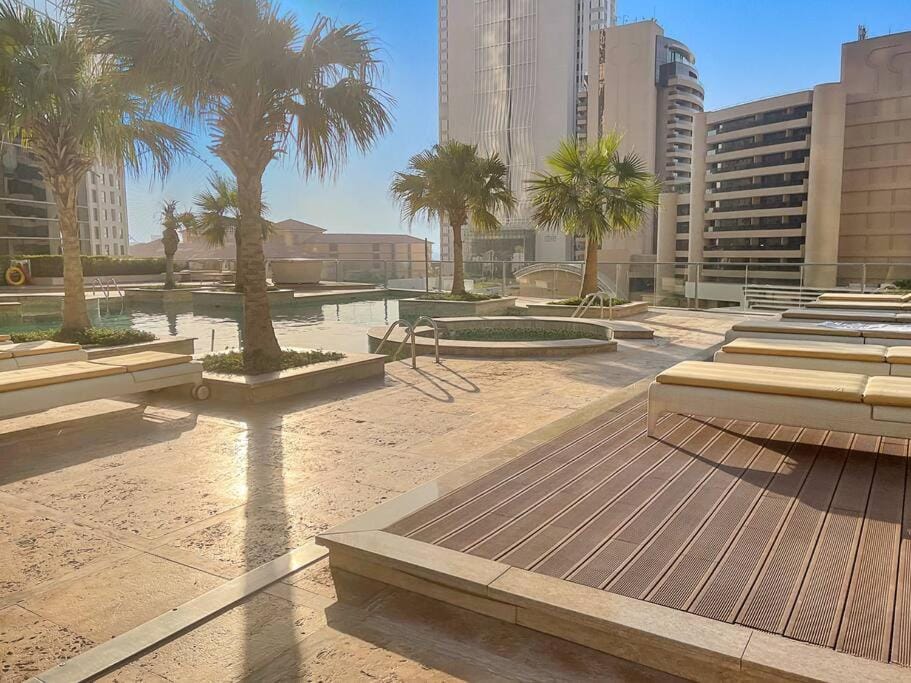 FIRST CLASS 2BR Luxurious Escape Apartment in Dubai