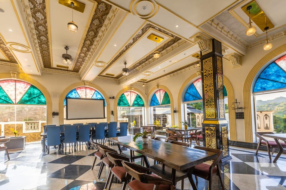 Restaurant/places to eat, Dining area, Dinner