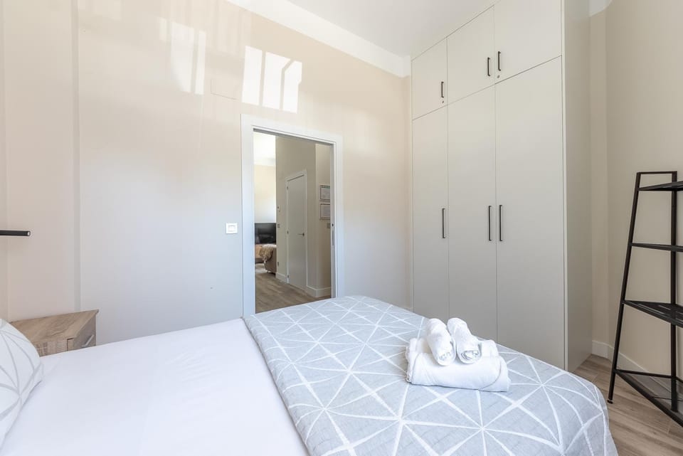 Bed, Photo of the whole room, Bedroom, towels, wardrobe