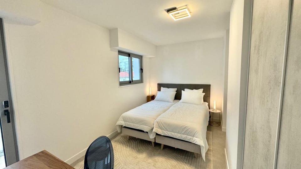 Photo of the whole room, Bedroom