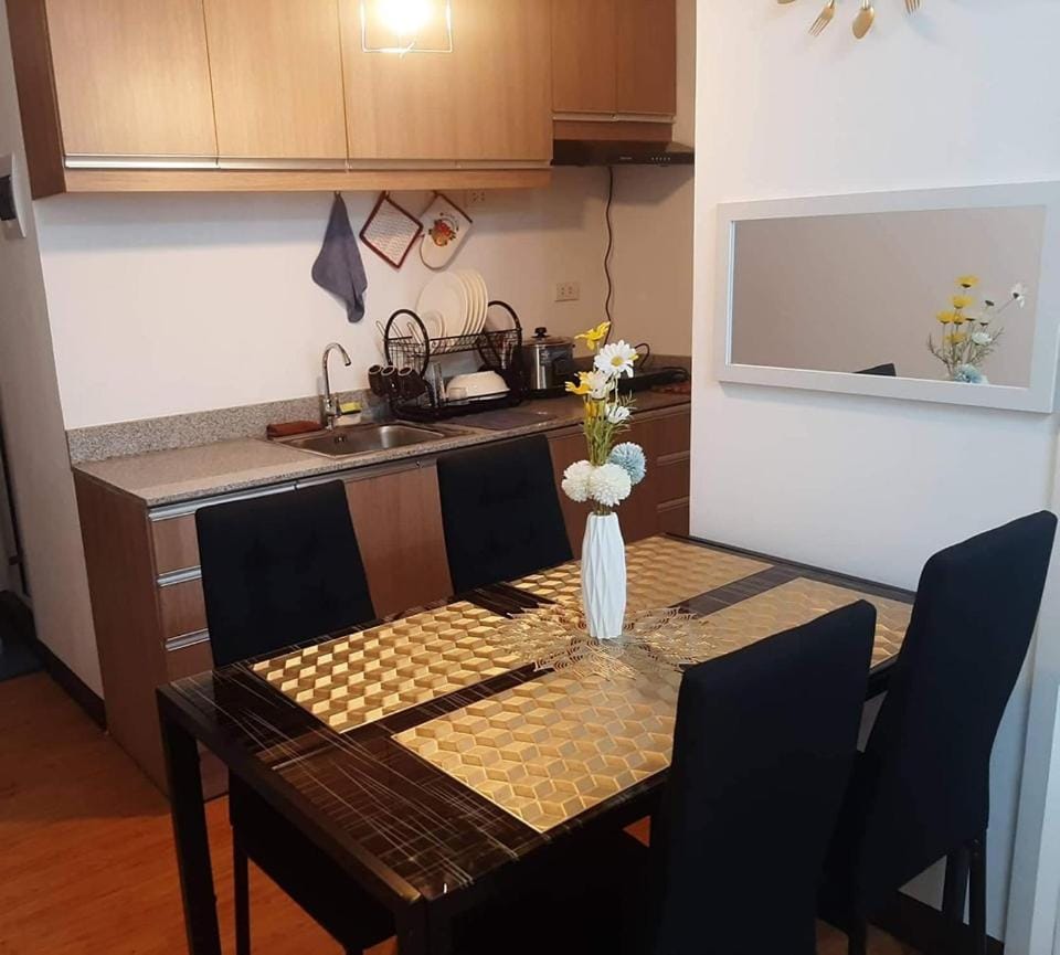 Dining area, kitchen