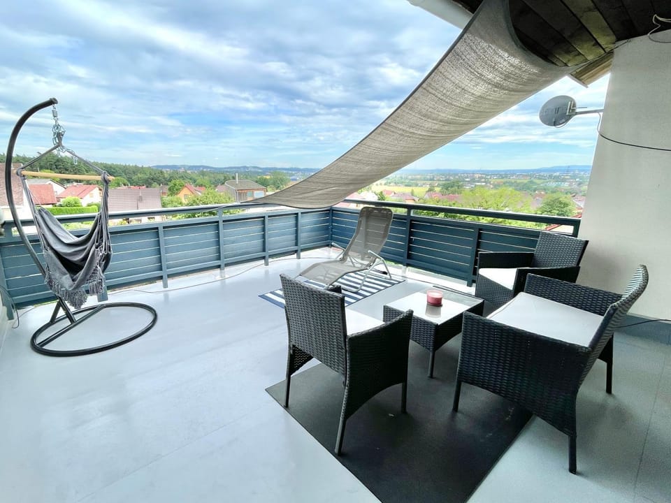 View (from property/room), Balcony/Terrace, Seating area