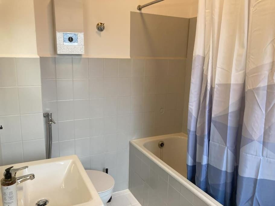 Bath, towels
