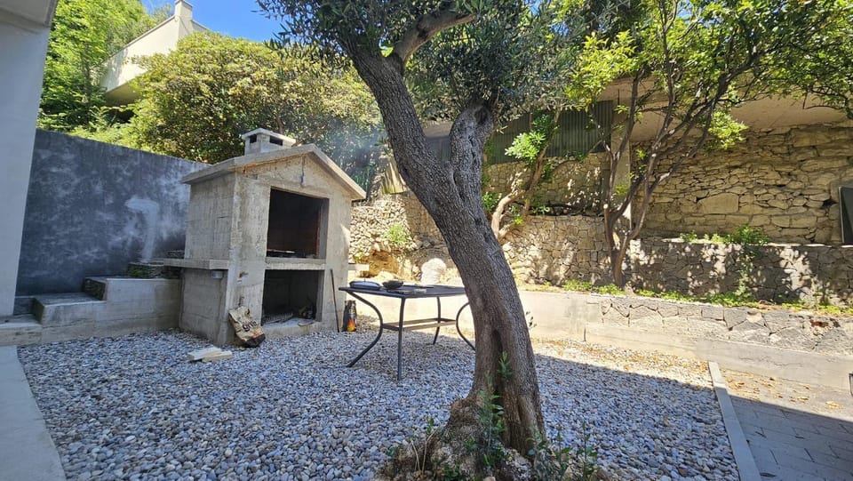 BBQ facilities, Garden