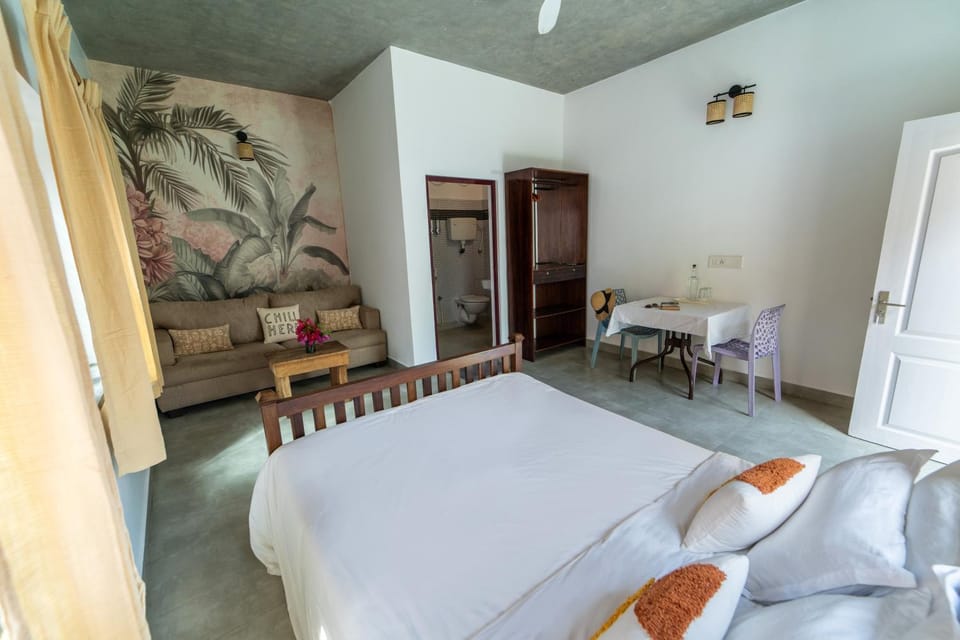 Bed, Photo of the whole room, Bedroom