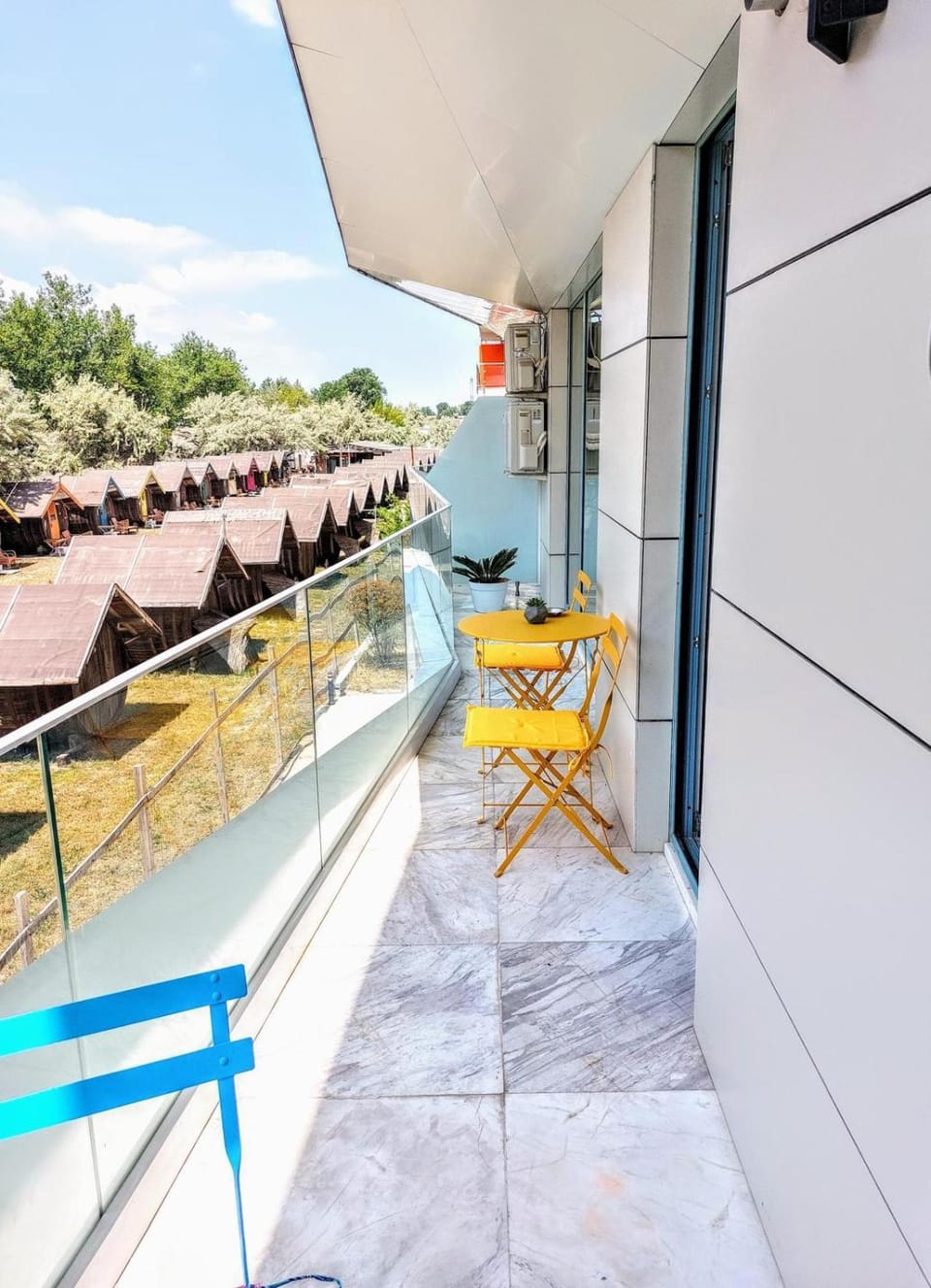 Property building, Day, Natural landscape, View (from property/room), Balcony/Terrace, Seating area