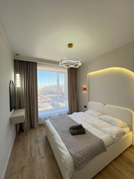 Bed, TV and multimedia, Photo of the whole room, Bedroom, towels