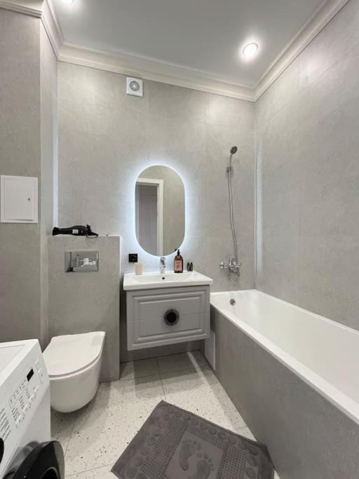 Shower, Toilet, Bathroom, Bath, towels