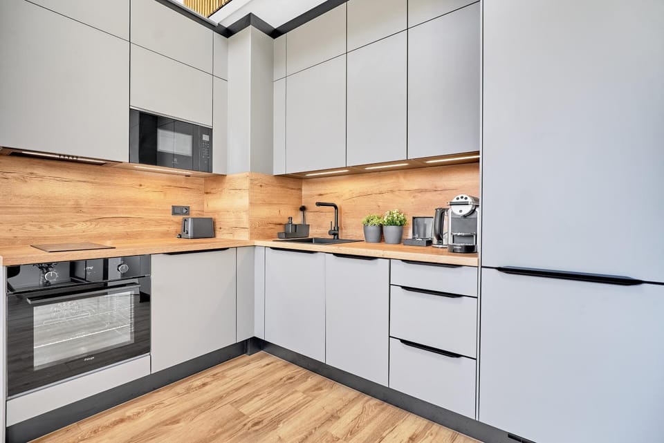 Coffee/tea facilities, Kitchen or kitchenette, dishwasher, oven, stove