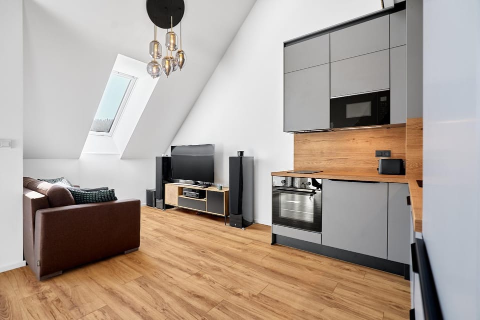 TV and multimedia, Kitchen or kitchenette, Living room, oven, stove