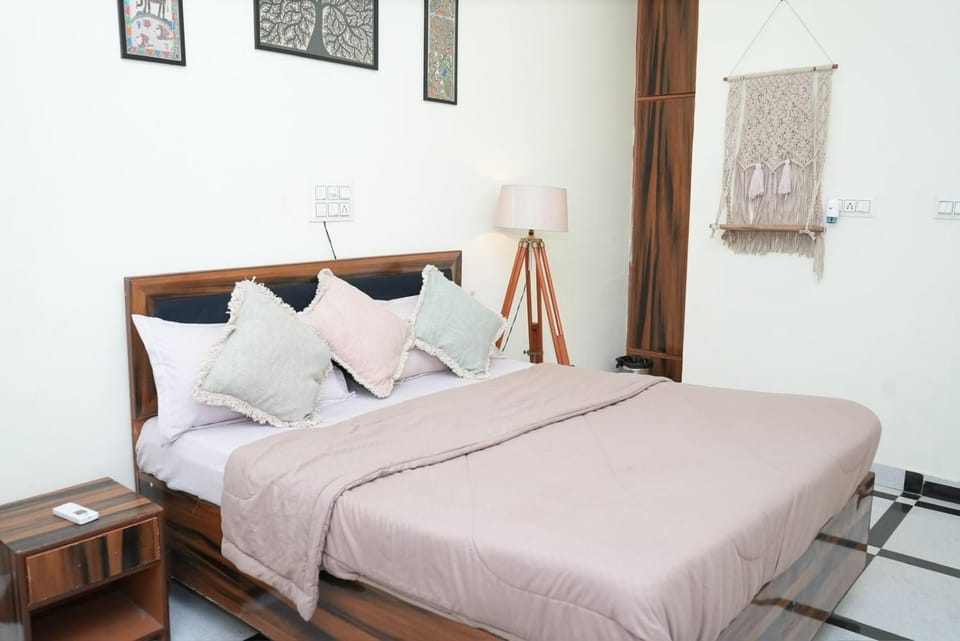 Bed, Photo of the whole room