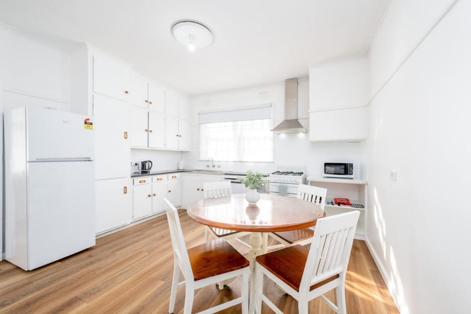 Lil beauty Nth Central near Hosp 3BR Reno w ample parking and Wifi House in Shepparton