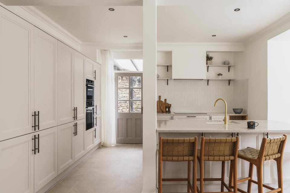 Kitchen or kitchenette, Dining area, dishwasher, oven, stove