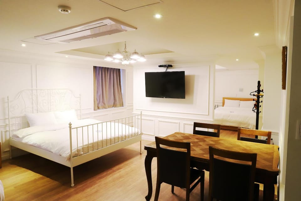 Hillside Hotel Hotel in Busan
