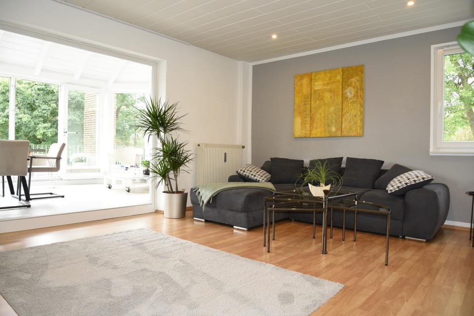 Communal lounge/ TV room, Living room, Seating area