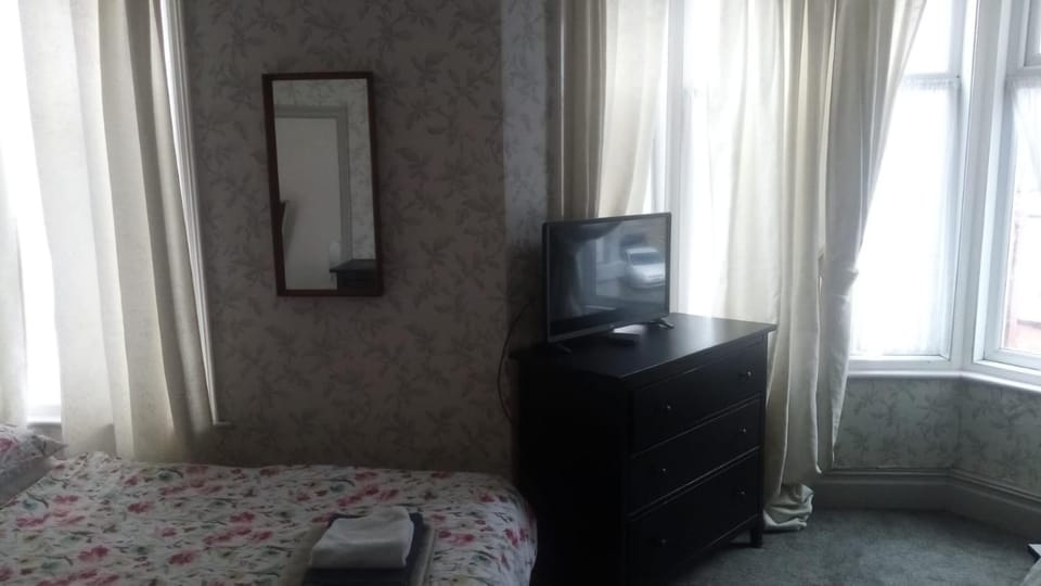 The New Macleods Guest House Bed and Breakfast in Blackpool