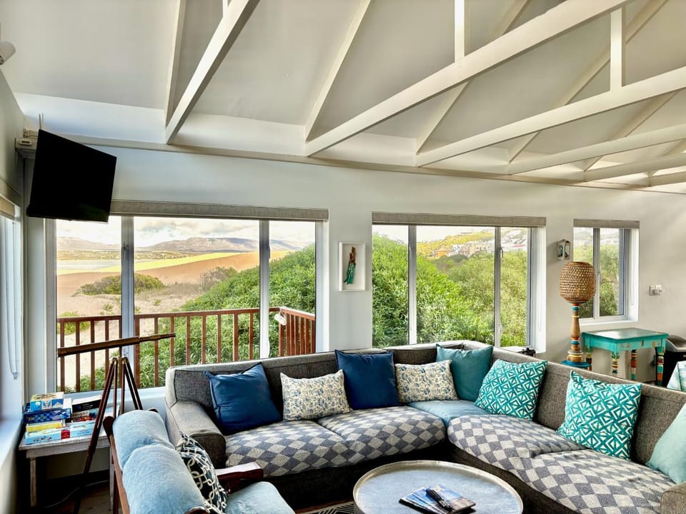 Summer, View (from property/room), Living room, Seating area, Sea view