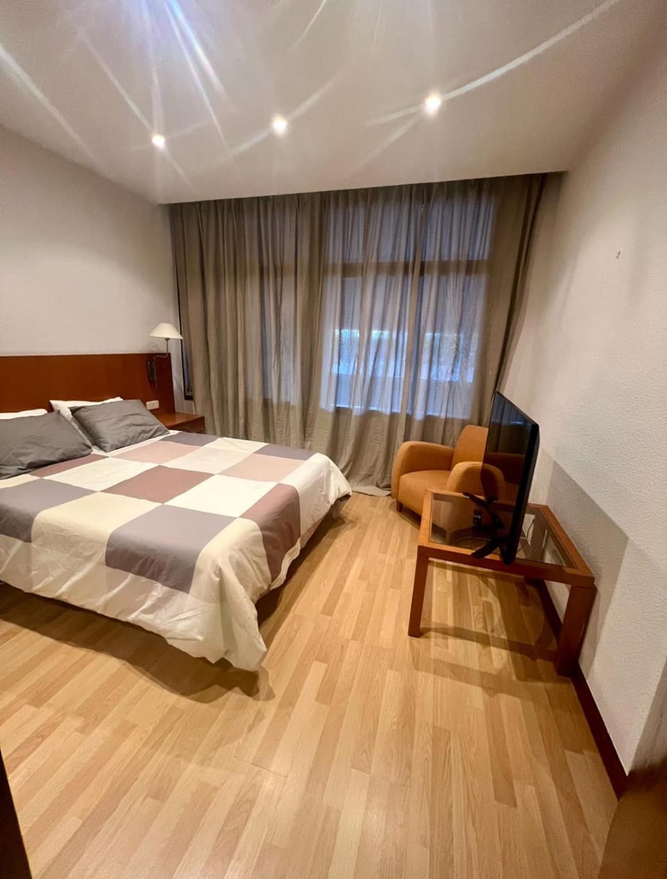 Apartamentos EconoStay Bernabeu Apartment in Madrid