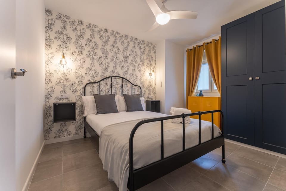 Bed, Photo of the whole room, Bedroom, wardrobe
