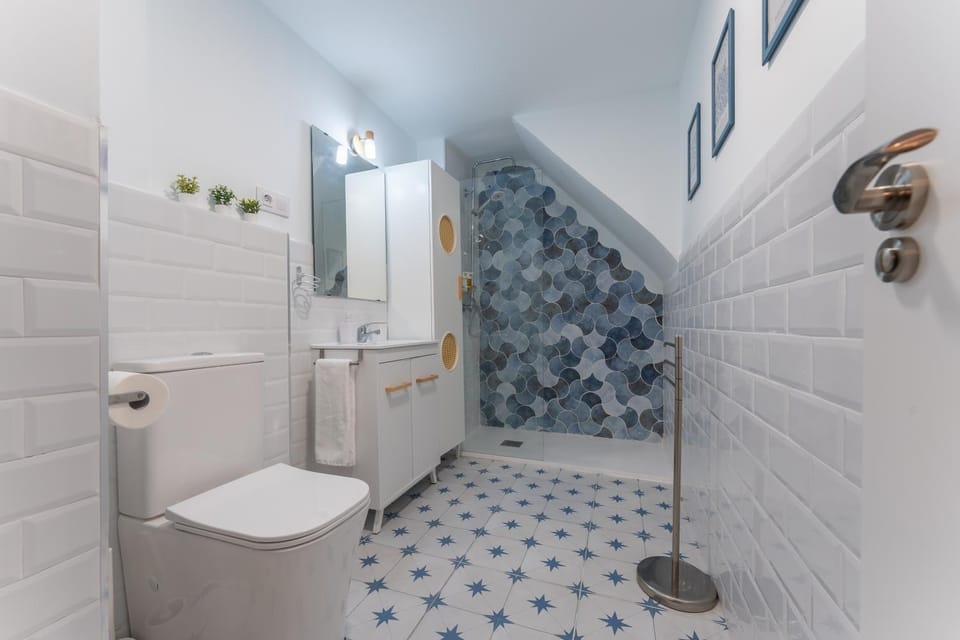 Shower, Bathroom, towels
