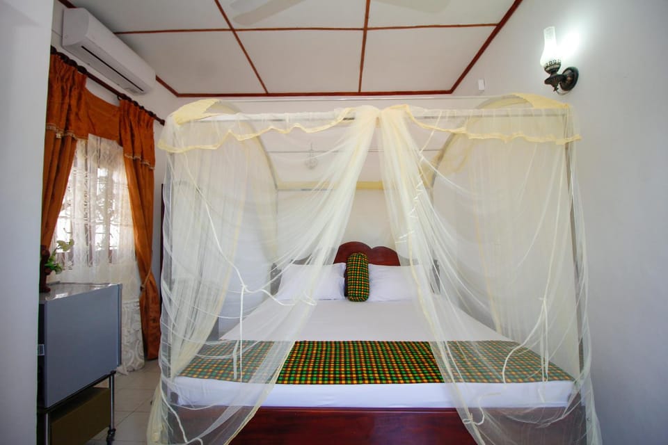 Bedroom, bunk bed