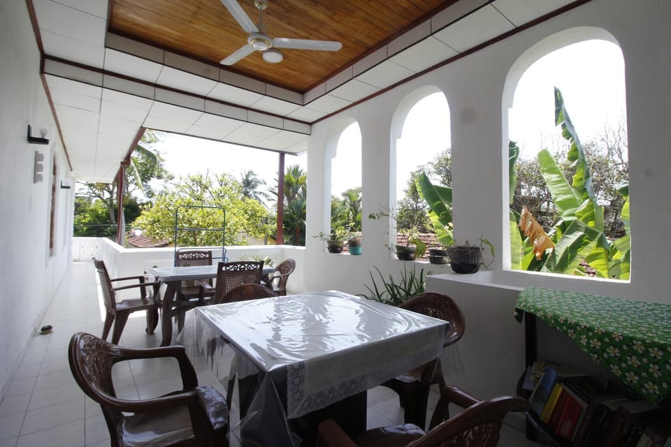 Communal lounge/ TV room, Balcony/Terrace